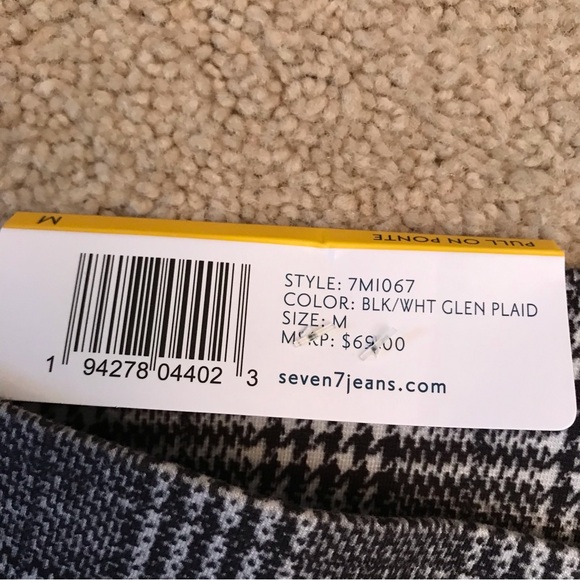 Seven7 Pull On Leggings NEW Size Medium Black White Plaid Moody Academia Gift - Picture 10 of 11